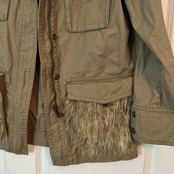 Anthropologie jacket with fur - Picture 4 of 9